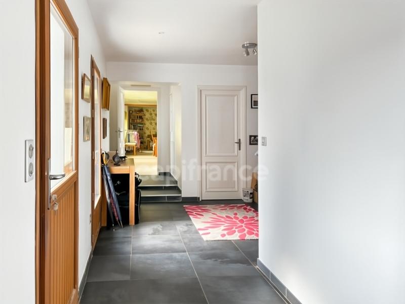 Propriété - 690 m² - 27 pièces