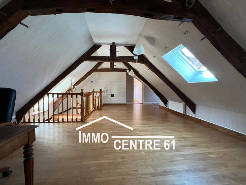 Maison - 218 m² - 8 pièces