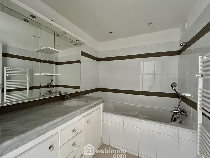 Appartement - 165 m² - 5 pièces