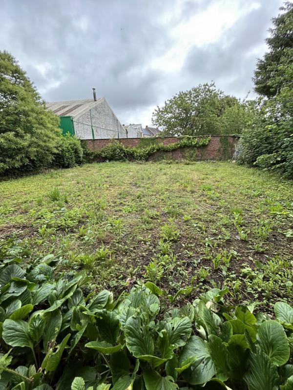 Terrain constructible - 1 216 m²