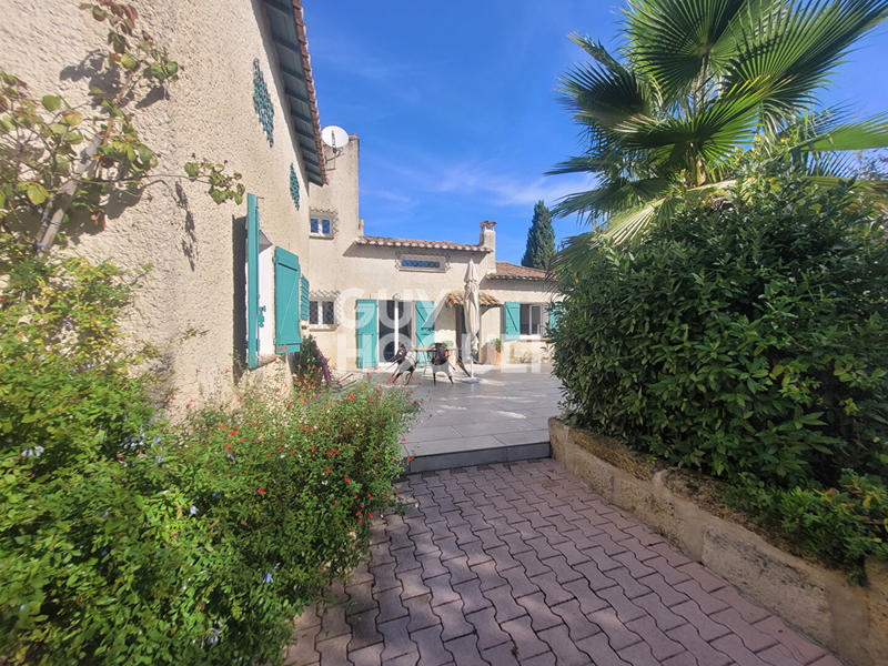 Maison - 243 m² - 11 pièces