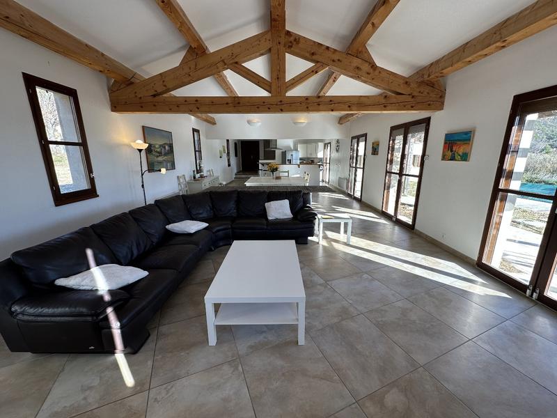 Villa - 245 m² - 8 pièces