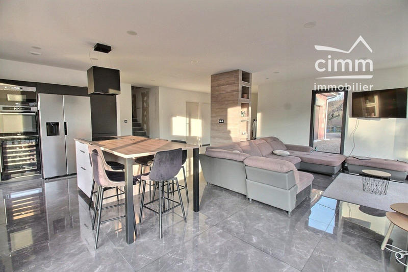 Villa - 111 m² - 4 pièces