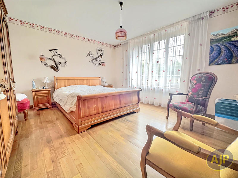 Maison - 152 m² - 6 pièces