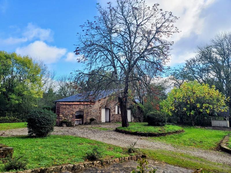 Maison - 253 m² - 8 pièces