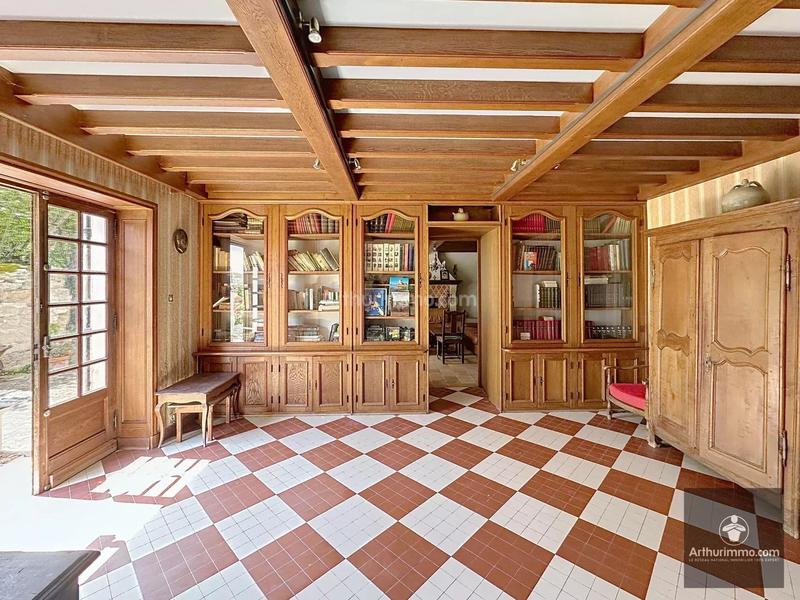 Maison - 240 m² - 10 pièces