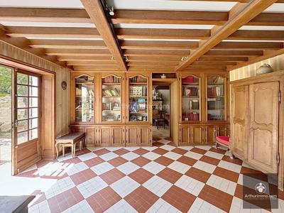 Maison - 240 m² - 10 pièces