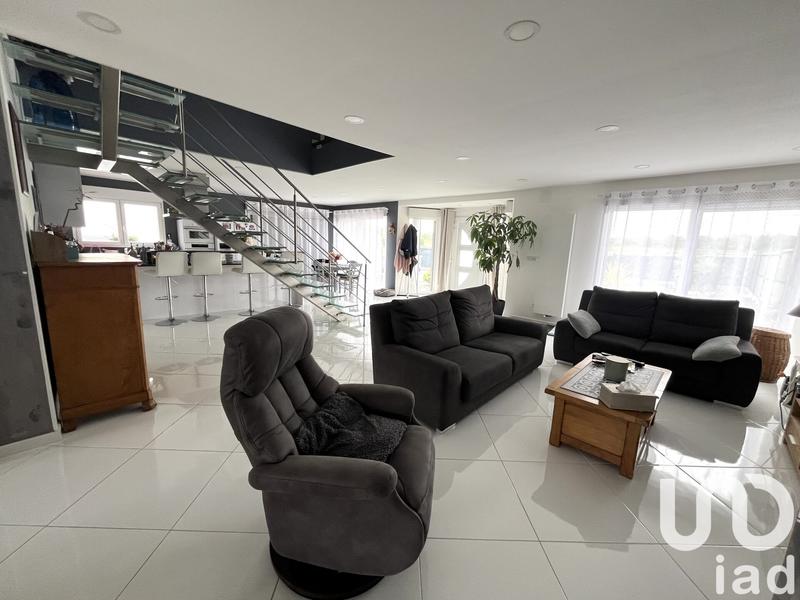 Maison - 205 m² - 5 pièces