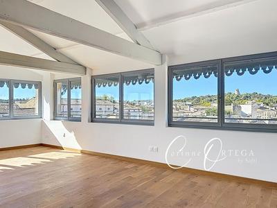 Appartement - 95 m² - 4 pièces