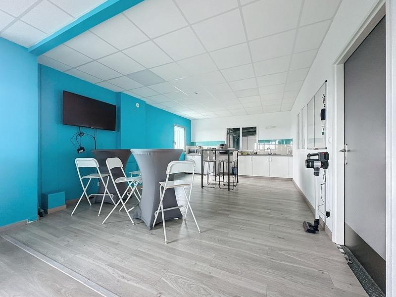 Bureau - 275 m² - 9 pièces