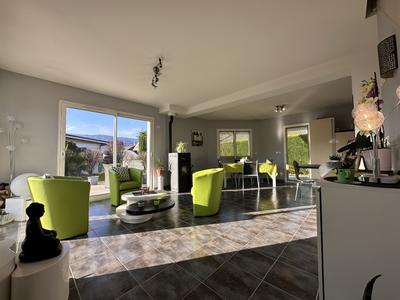 Maison - 108 m² - 5 pièces