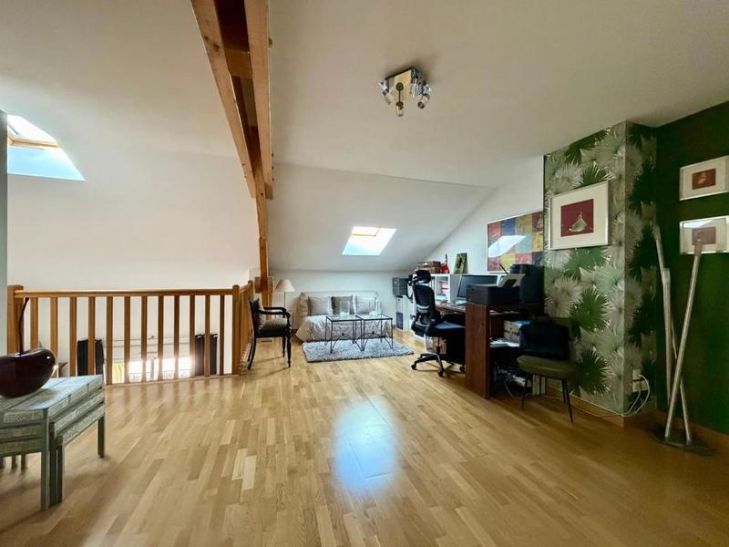 Appartement - 142 m² - 5 pièces