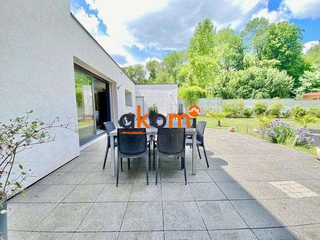 Maison - 200 m² - 5 pièces