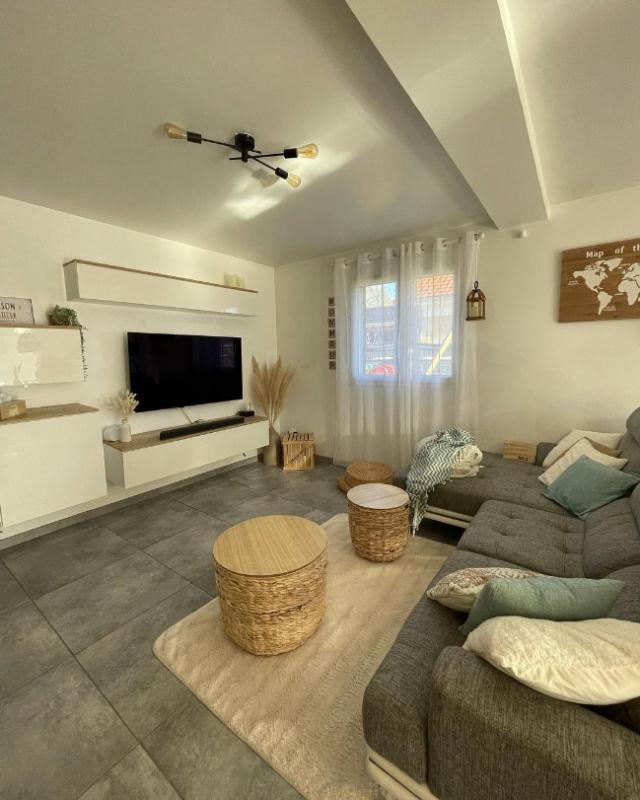 Maison - 94 m² - 5 pièces