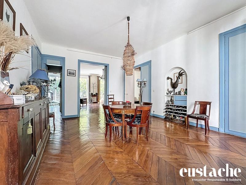 Appartement - 134 m² - 6 pièces