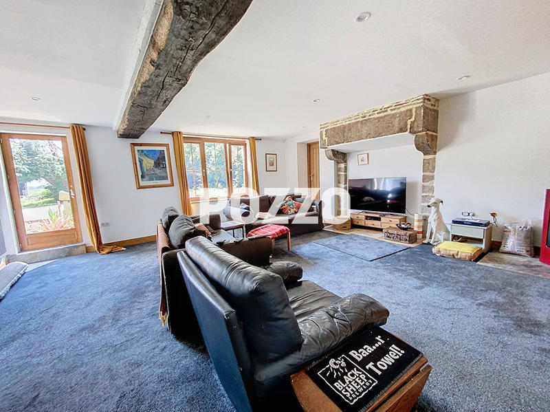 Maison - 248 m² - 6 pièces