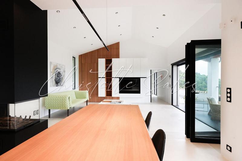 Villa - 400 m² - 10 pièces