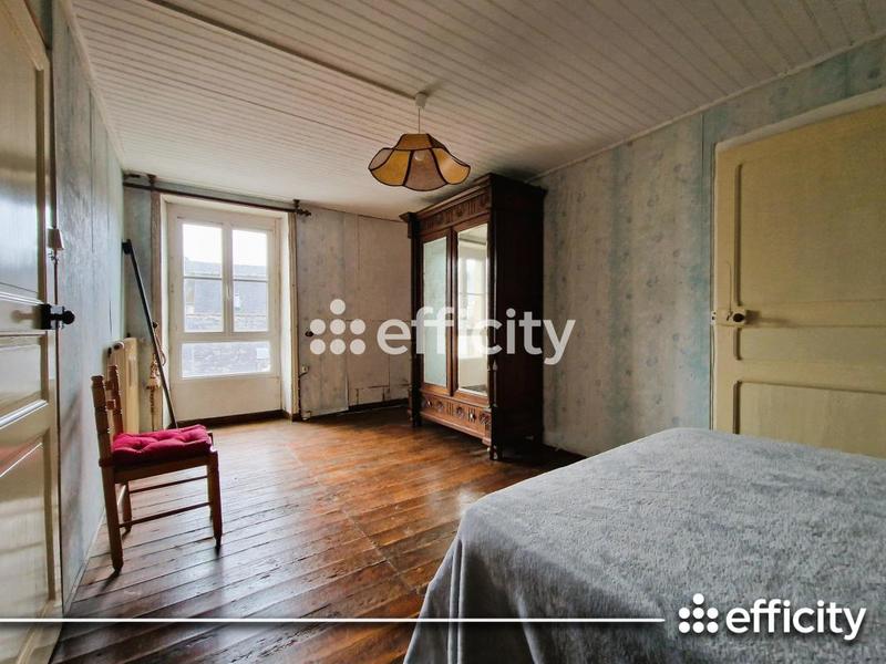 Maison - 186 m² - 8 pièces