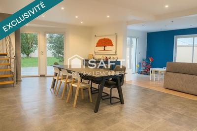 Maison - 240 m² - 6 pièces