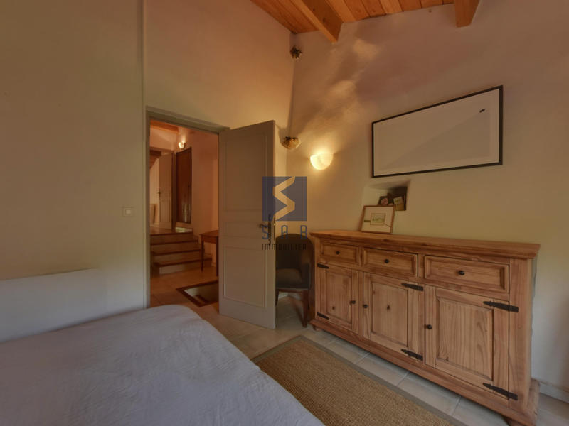 Propriété - 165 m² - 6 pièces