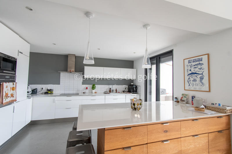 Maison - 140 m² - 5 pièces