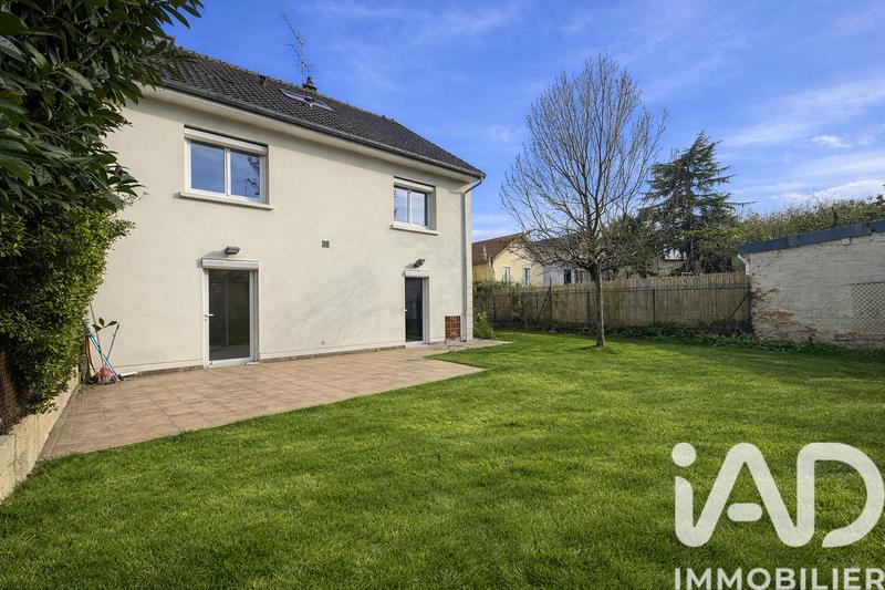 Maison - 180 m² - 11 pièces