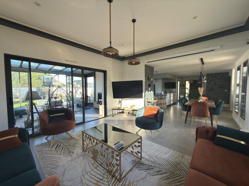 Maison contemporaine - 196 m² - 7 pièces