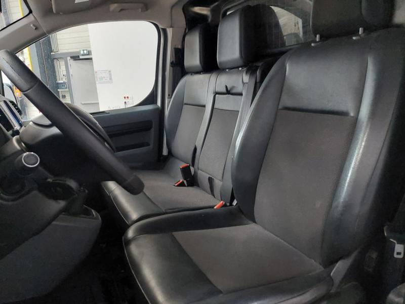 Toyota Proace 1.5 d Medium 120 d-4d Business