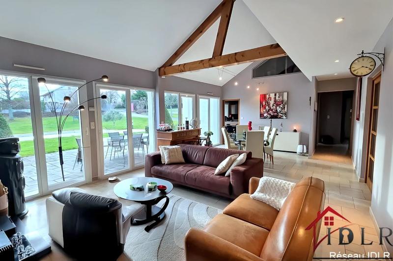 Villa - 274 m² - 9 pièces