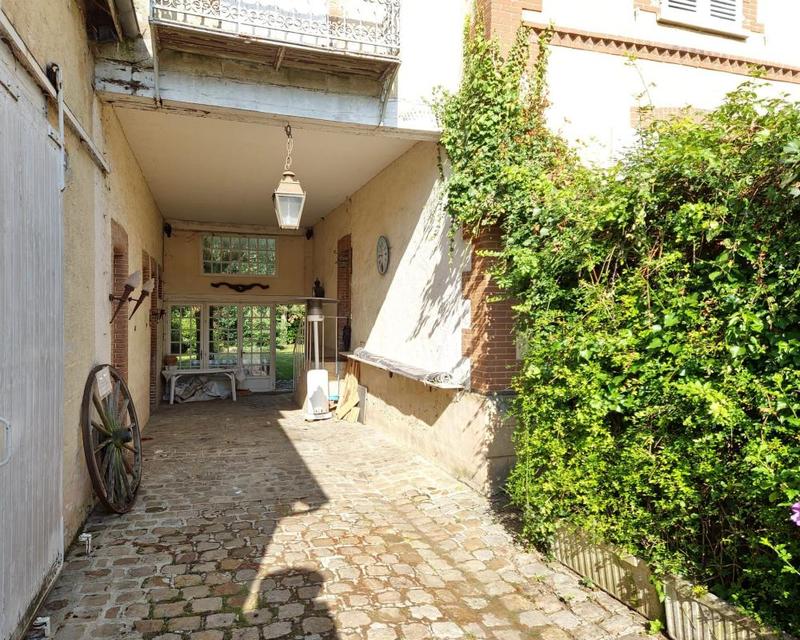 Maison - 205 m² - 8 pièces