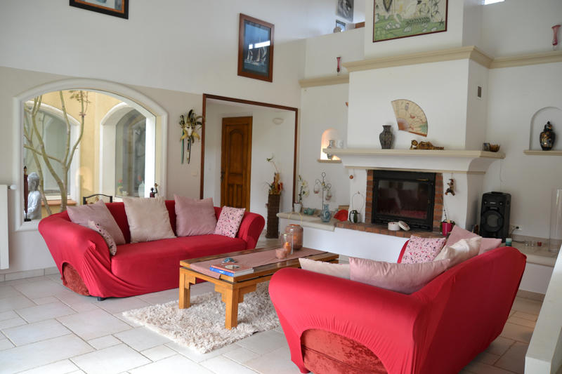 Maison - 250 m² - 6 pièces