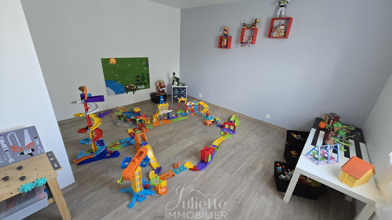 Maison - 135 m² - 1 pièce