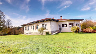 Demeure - 200 m² - 9 pièces