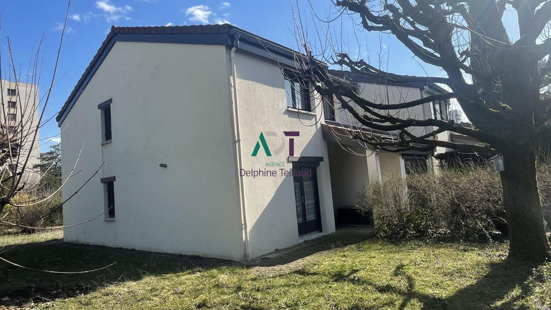 Maison - 121 m² - 6 pièces