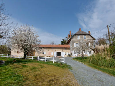 Maison - 307 m² - 11 pièces