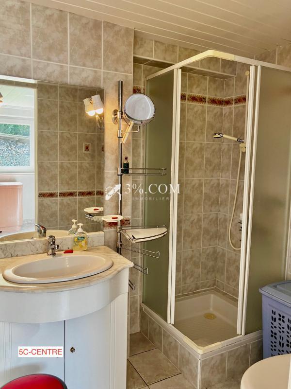 Maison - 230 m² - 9 pièces