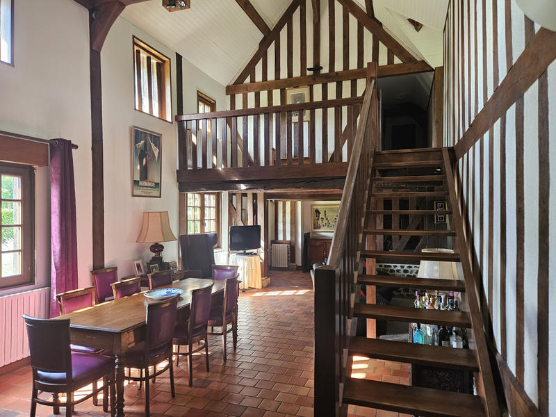 Maison - 260 m² - 8 pièces