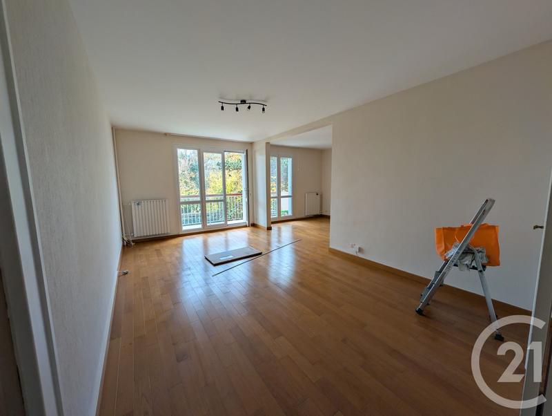 Appartement - 99 m² - 5 pièces