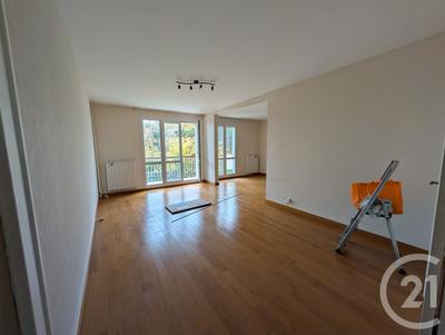 Appartement - 99 m² - 5 pièces