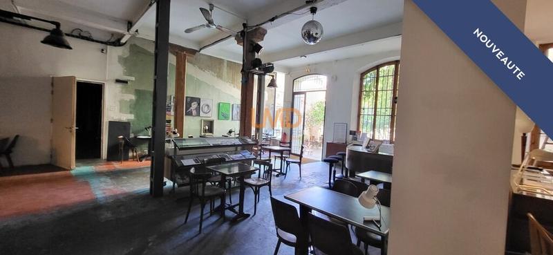 Immeuble - 1 345 m² - 20 pièces