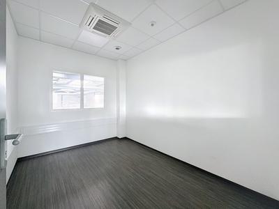 Bureau - 143 m² - 7 pièces