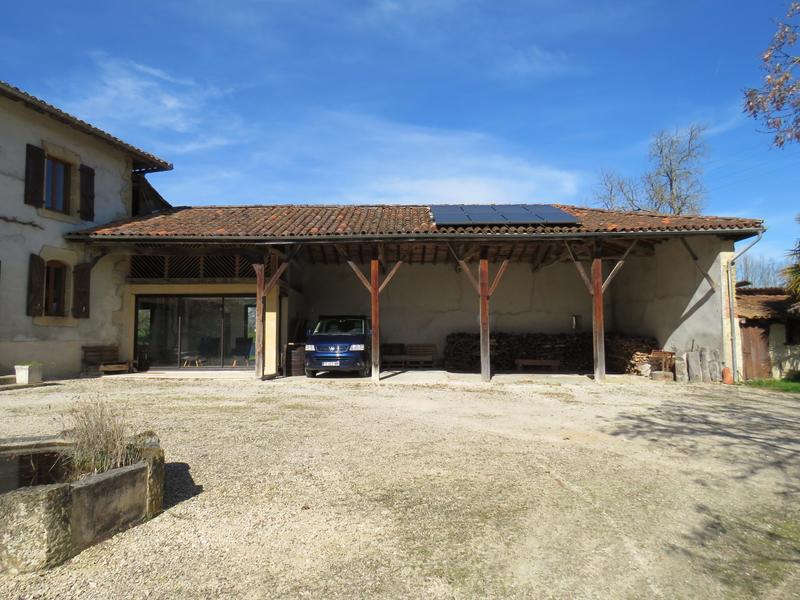 Maison - 280 m² - 8 pièces