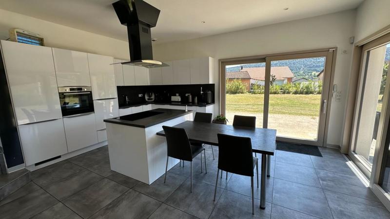 Maison - 135 m² - 6 pièces