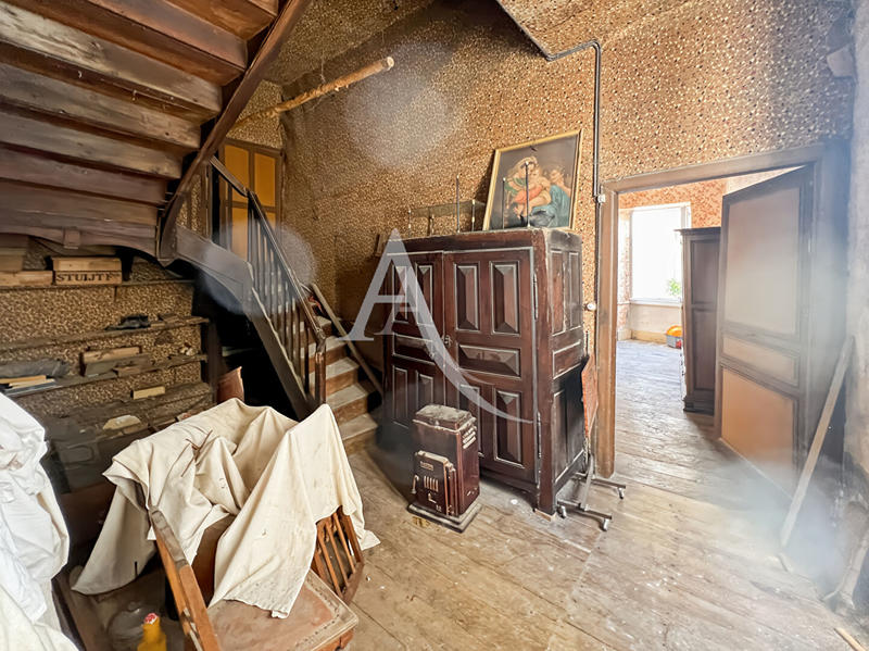 Maison - 250 m² - 9 pièces