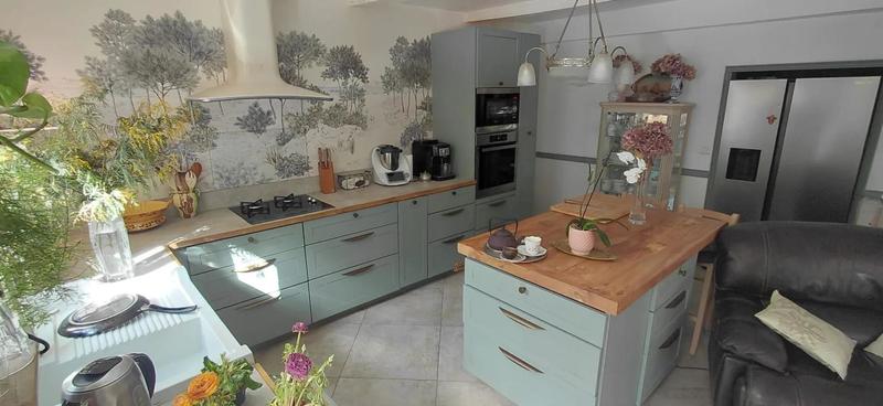 Maison - 280 m² - 9 pièces