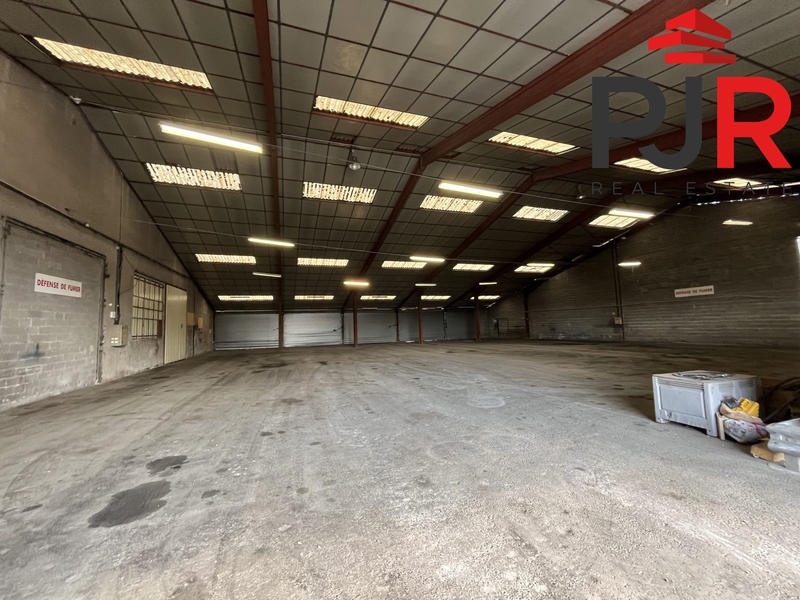Local d'activités - 1 470 m²