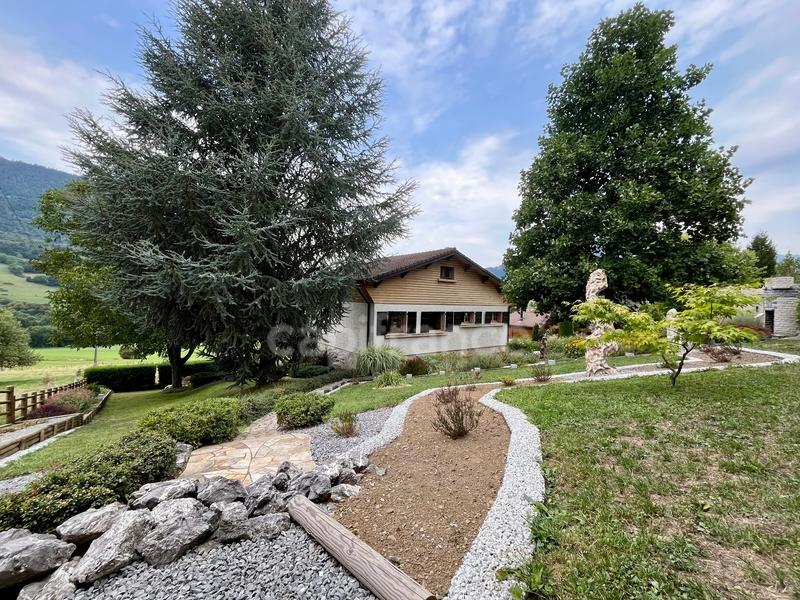 Maison - 140 m² - 5 pièces