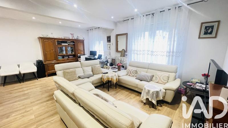 Maison - 201 m² - 7 pièces