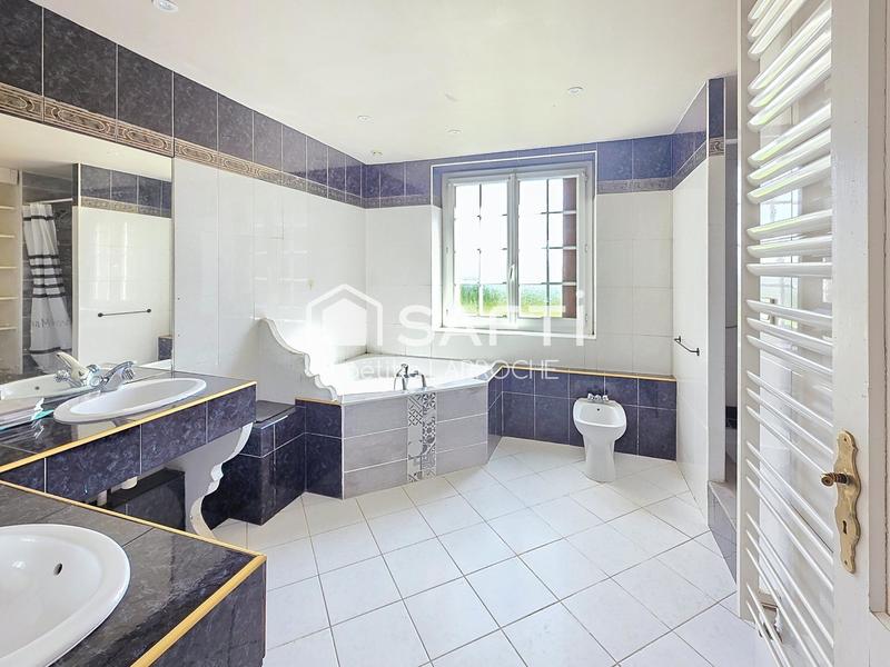 Maison - 120 m² - 6 pièces