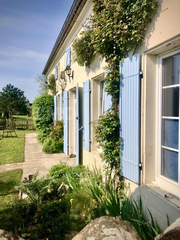 Maison charentaise - 232 m² - 8 pièces